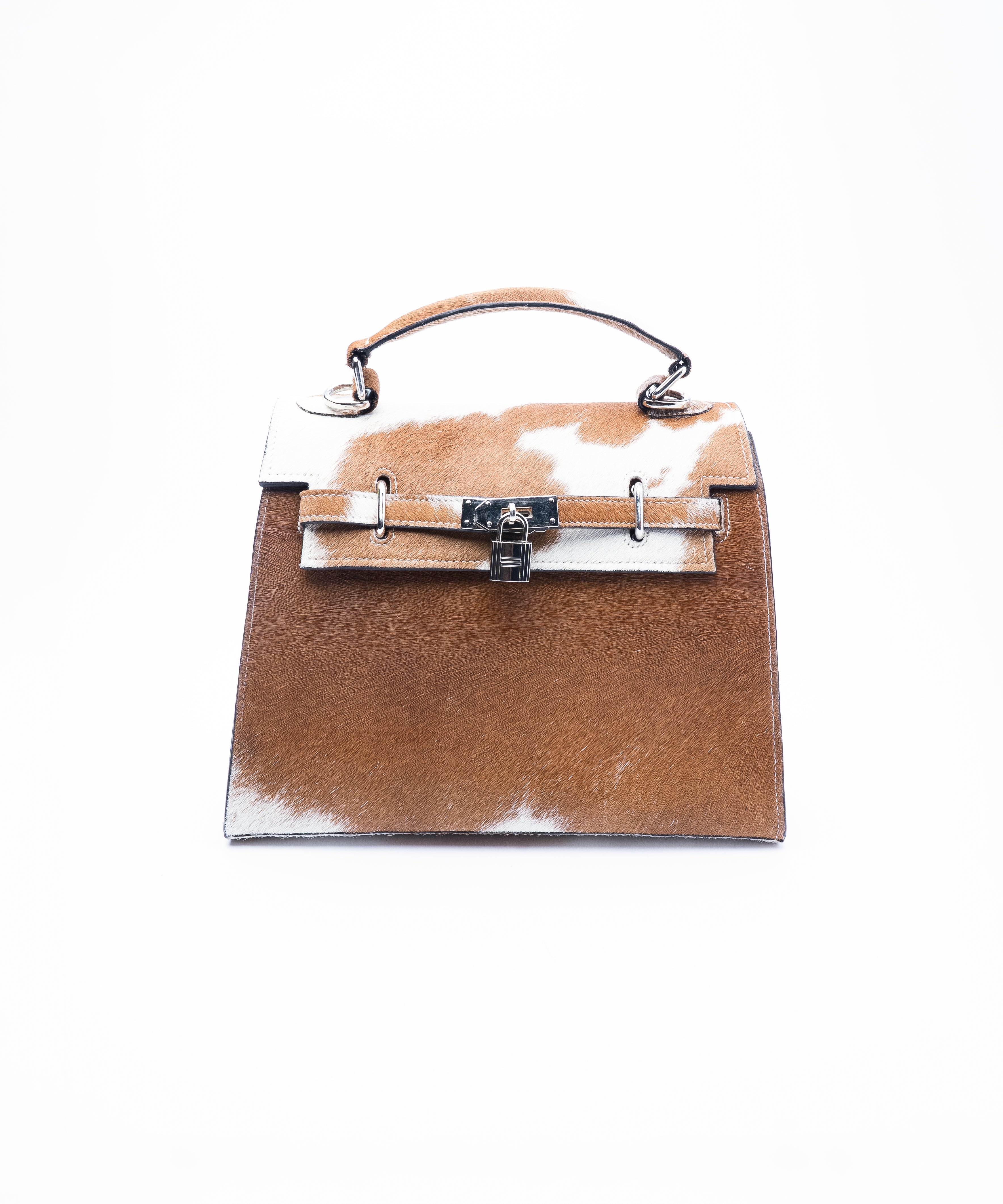Azha | Brown & White